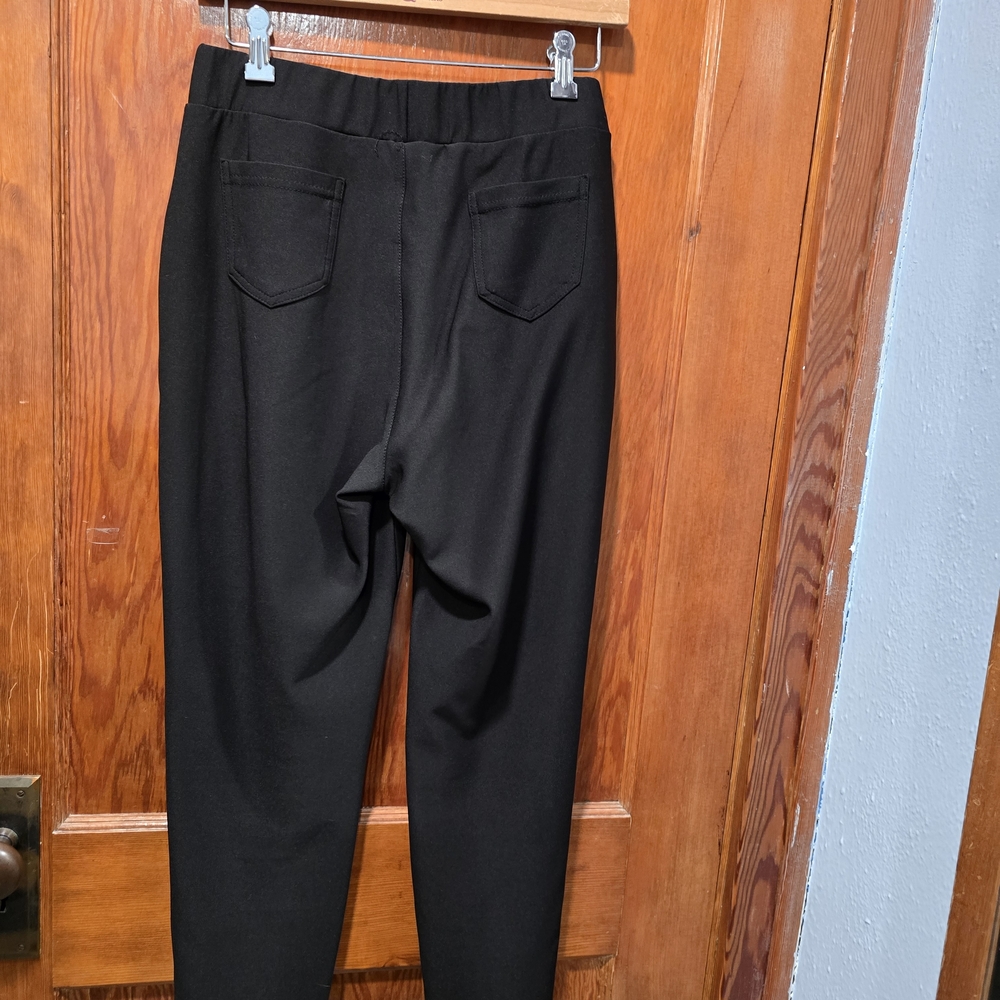 Amazon Women's Black High-Waisted Leggings - Picture 2 of 2